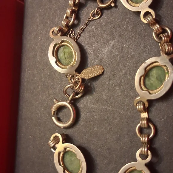 Sarah Coventry Green and Gold Bracelet - Picture 3 of 3